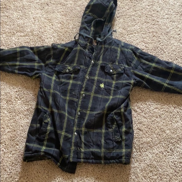 Legendary Whitetails Other - Legendary whitetail jacket Legendary Whitetails Other - Legendary whitetail jacket